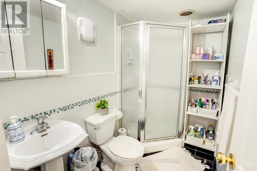 15 Epsom Downs Drive — photo 25 of 32
