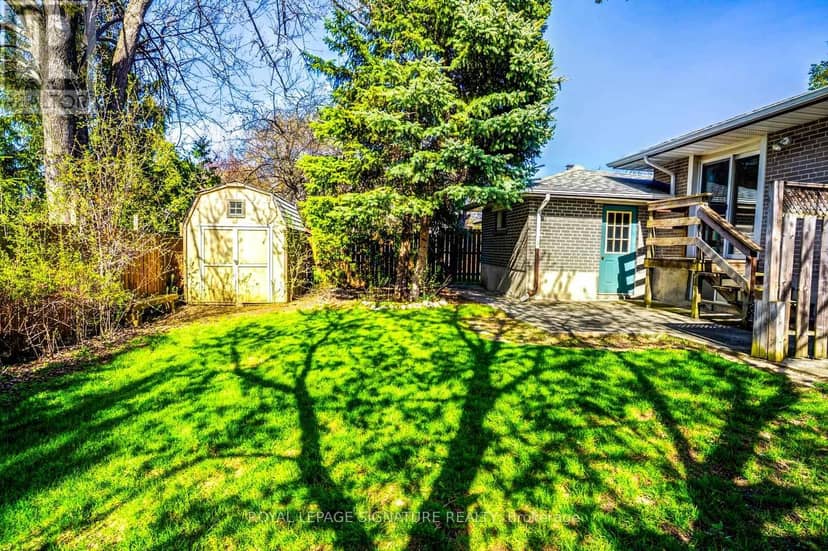 15 Epsom Downs Drive — photo 28 of 32