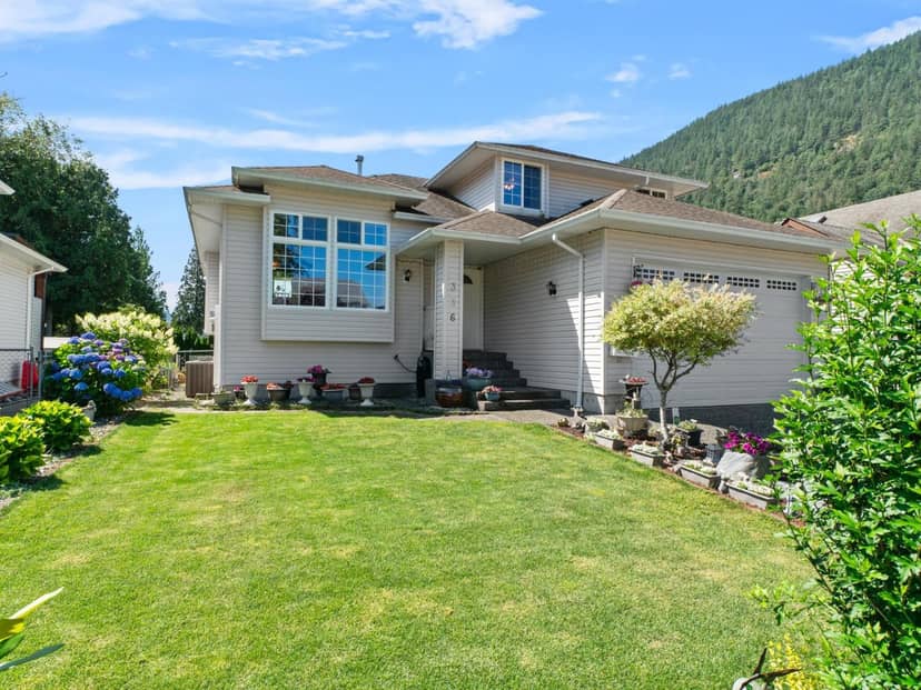336 CHESTNUT AVENUE, Harrison Hot Springs, Harrison Hot Springs