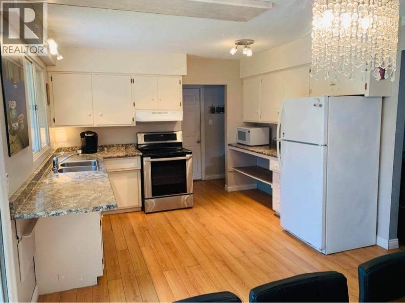 2158 GRANDVIEW DRIVE, Terrace, photo 4