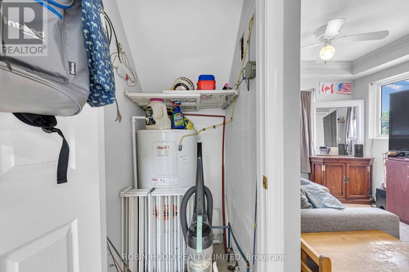 406 Glengarry Avenue — photo 13 of 35