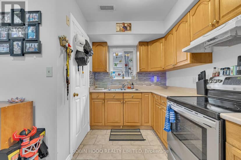 406 Glengarry Avenue — photo 15 of 35