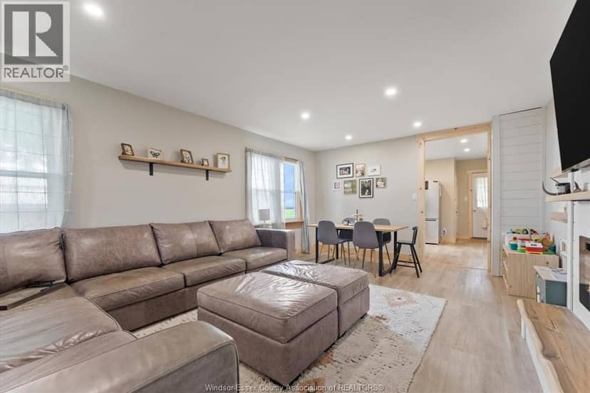 1722 Mersea Rd D — photo 3 of 37