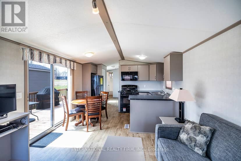 1235 Villiers Line - 34 Glen Abbey — photo 6 of 22