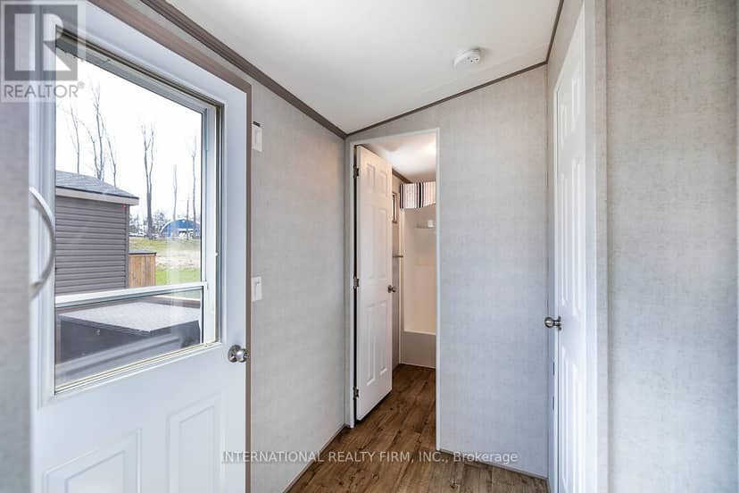 1235 Villiers Line - 34 Glen Abbey — photo 8 of 22