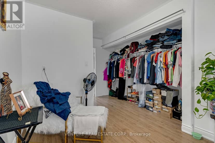 19 Spadina Road — photo 18 of 23