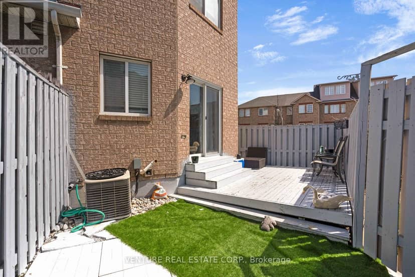 19 Spadina Road — photo 21 of 23