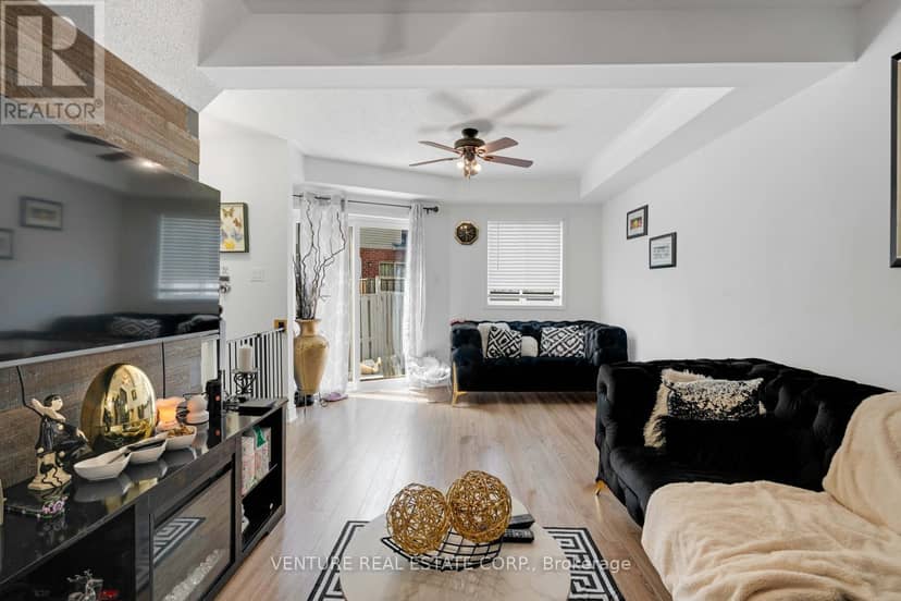 19 Spadina Road — photo 8 of 23