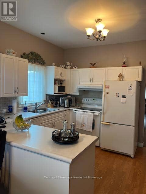 1 - 21 Balazs Court — photo 8 of 28
