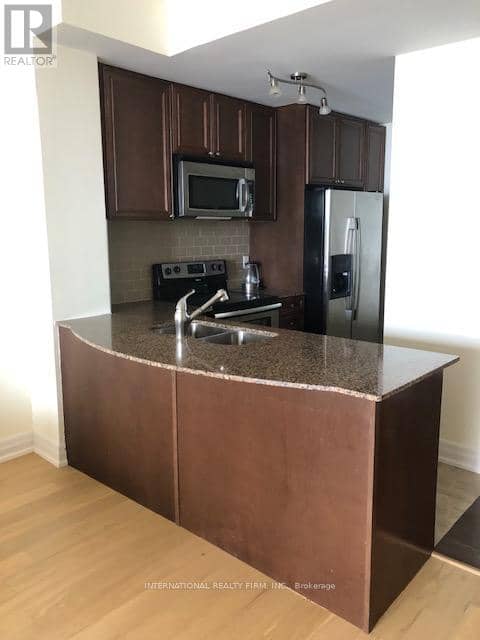 504 - 699 Aberdeen Boulevard — photo 11 of 35