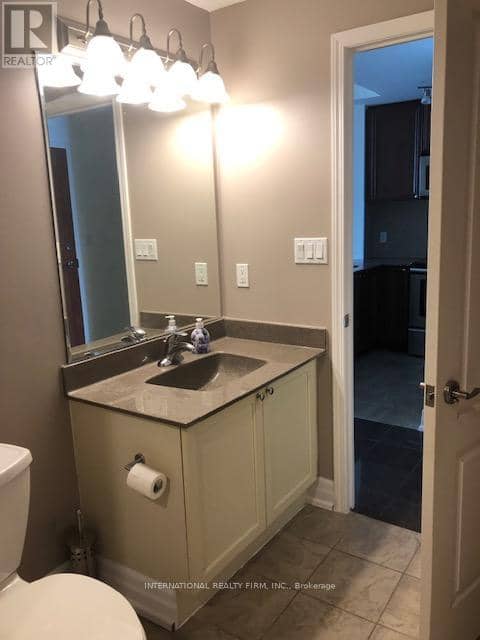 504 - 699 Aberdeen Boulevard — photo 16 of 35