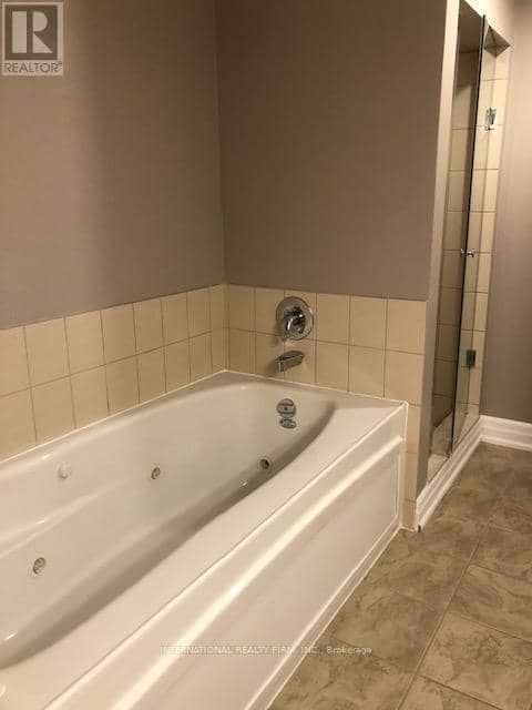 504 - 699 Aberdeen Boulevard — photo 20 of 35