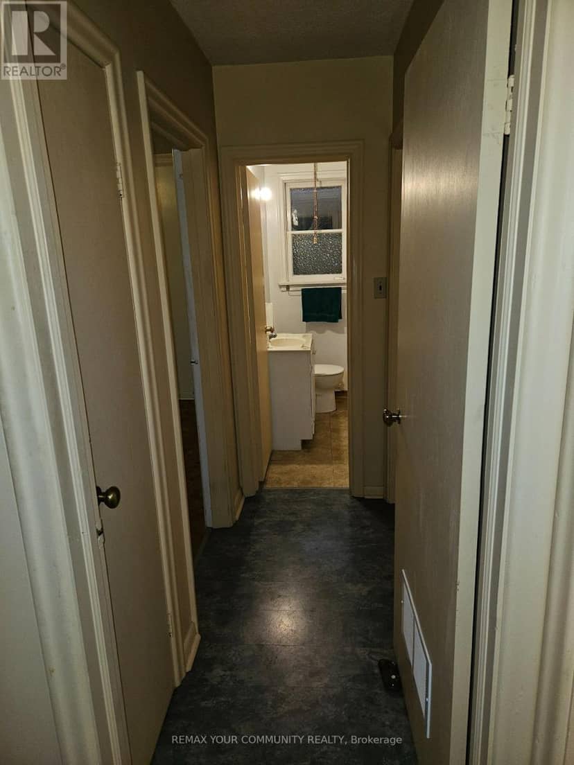 11419 Bathurst Street — photo 10 of 40