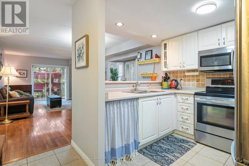 45 - 2737 King Street E — photo 14 of 40