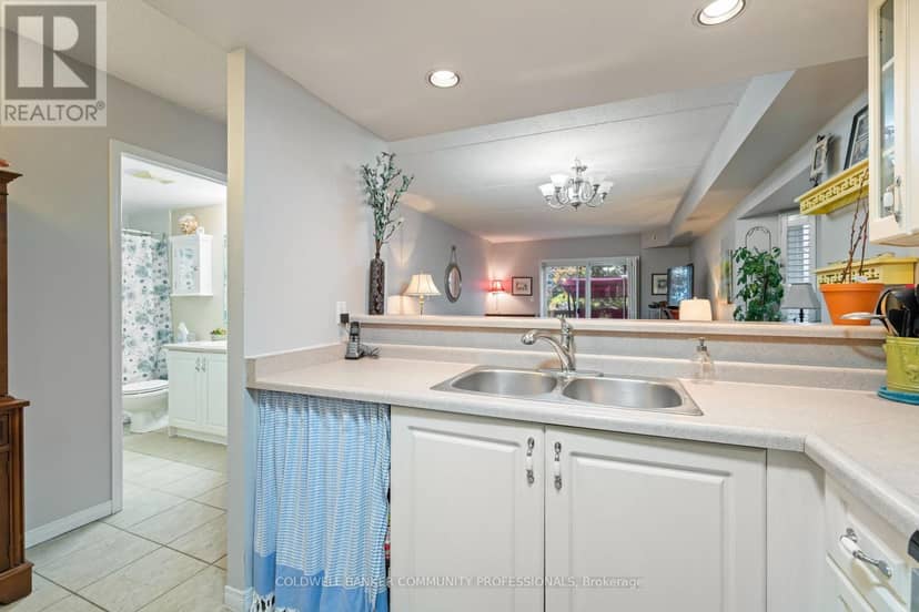 45 - 2737 King Street E — photo 18 of 40