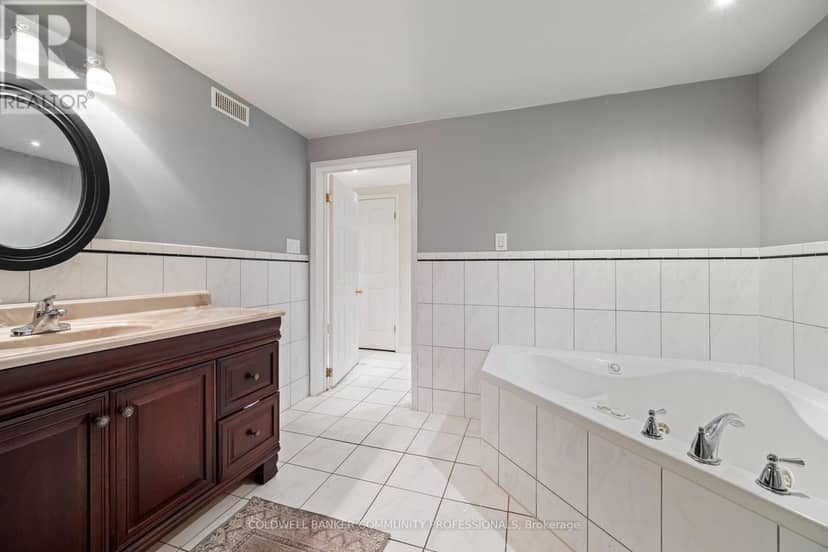45 - 2737 King Street E — photo 31 of 40