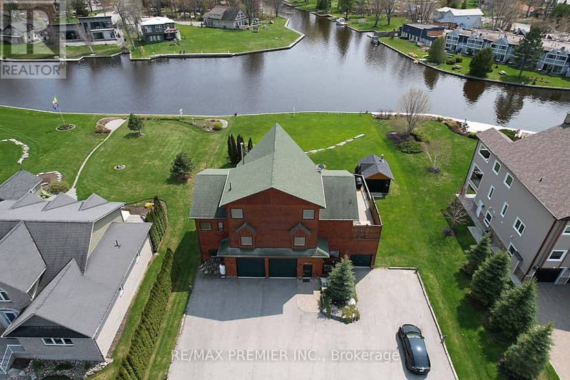 31 Paradise Boulevard — photo 1 of 16