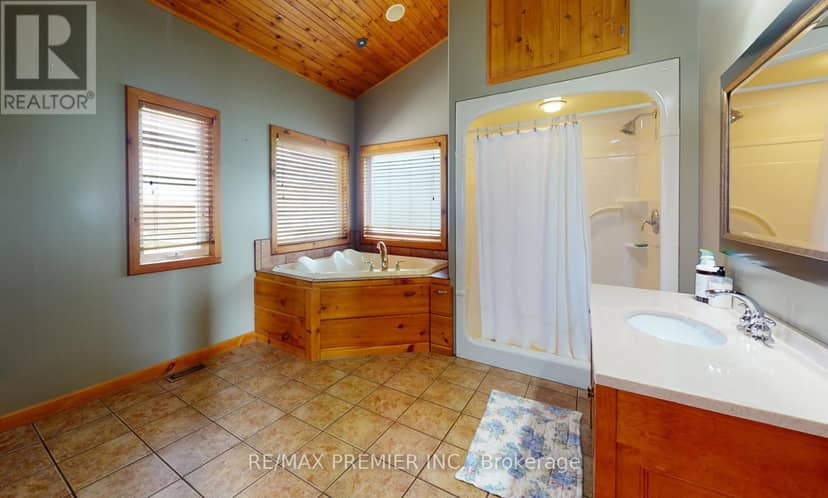 31 Paradise Boulevard — photo 15 of 16