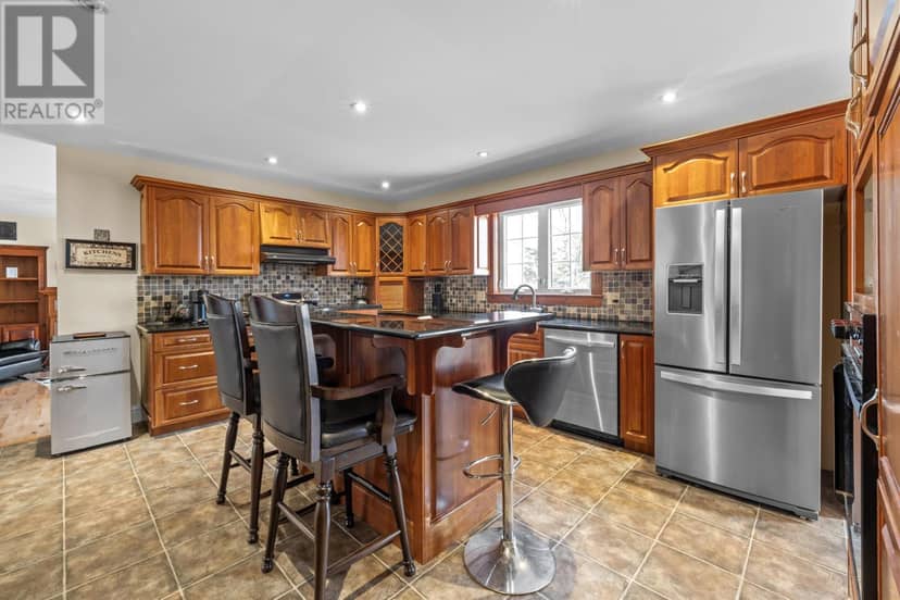 29 Inkerman Drive — photo 3 of 40