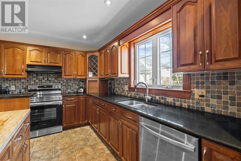 29 Inkerman Drive — photo 4 of 40
