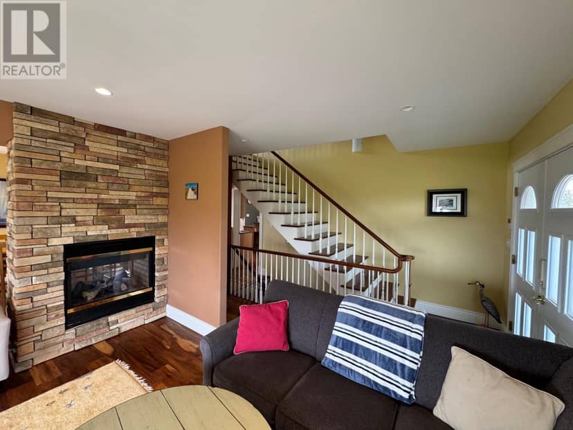 168 Wharf Road — photo 10 of 40