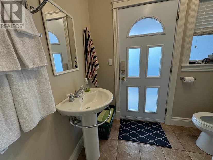 168 Wharf Road — photo 11 of 40