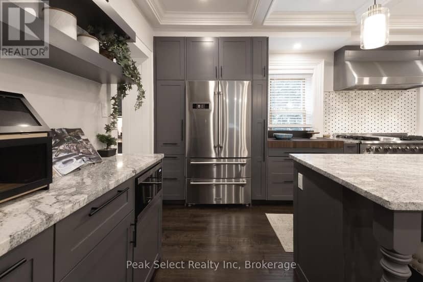 382 Queen Street E — photo 22 of 40