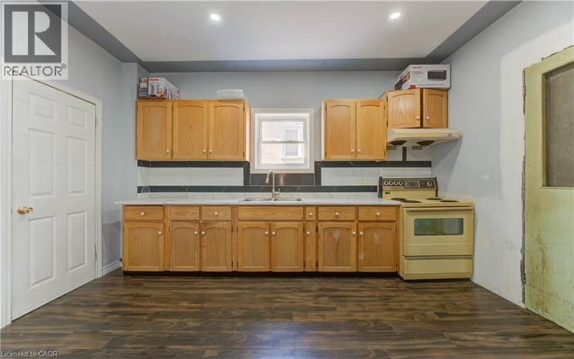 138 COURTLAND Avenue E — photo 11 of 26