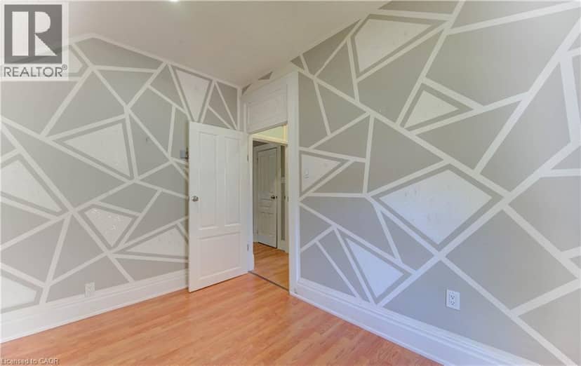 138 COURTLAND Avenue E — photo 15 of 26