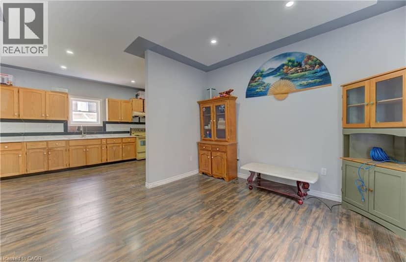 138 COURTLAND Avenue E — photo 9 of 26