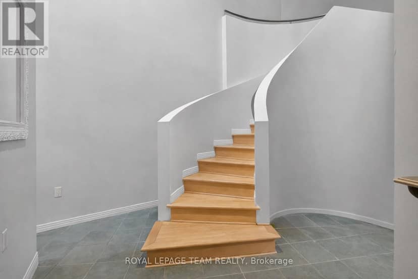 10 Lewis Street, Ottawa, photo 3