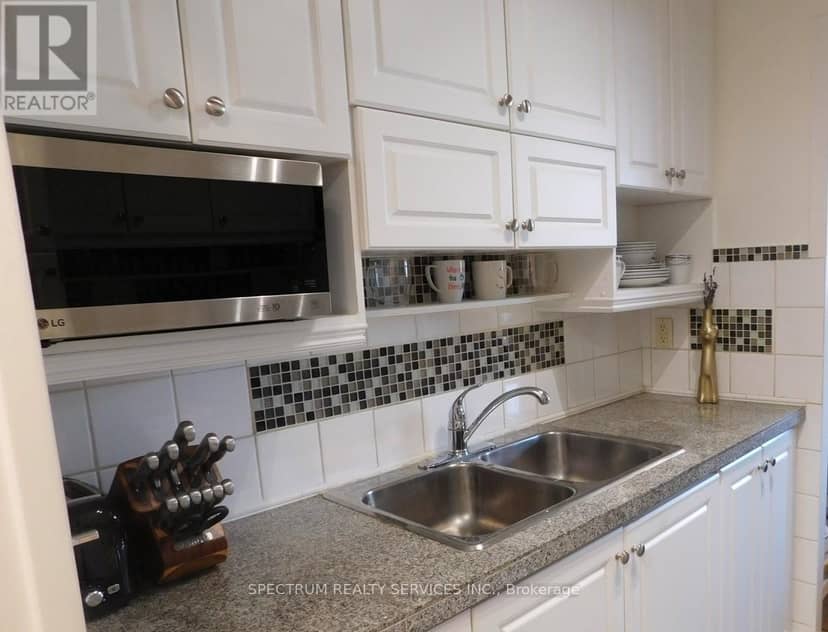 808 - 3320 Fieldgate Drive — photo 5 of 13
