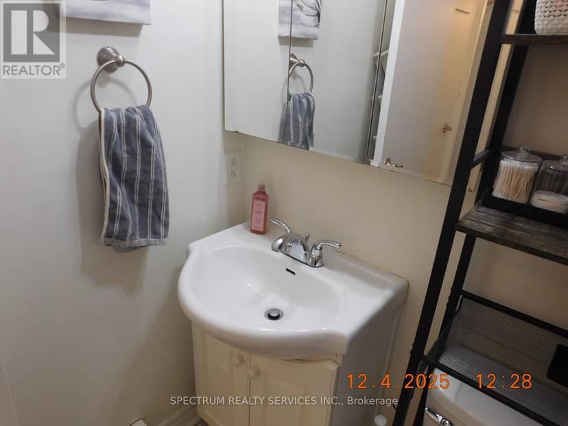 808 - 3320 Fieldgate Drive — photo 9 of 13