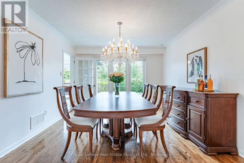 2082 Mississauga Road — photo 12 of 40