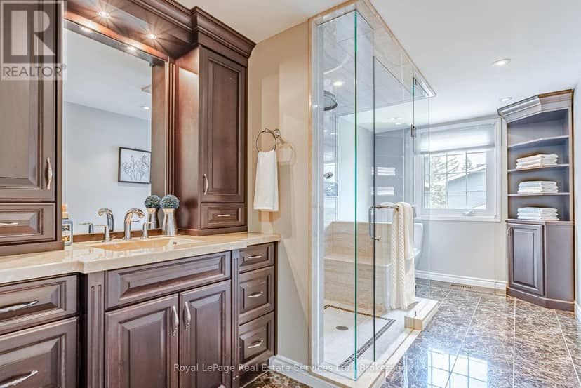 2082 Mississauga Road — photo 28 of 40