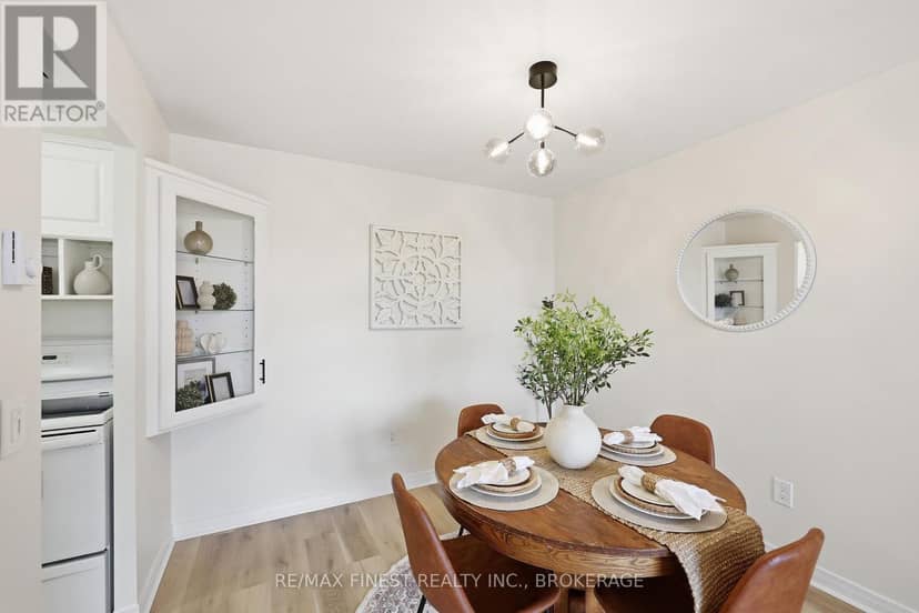 407 - 334 Queen Mary Road — photo 15 of 40