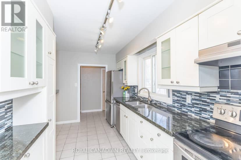 16 Gambello Crescent — photo 15 of 40