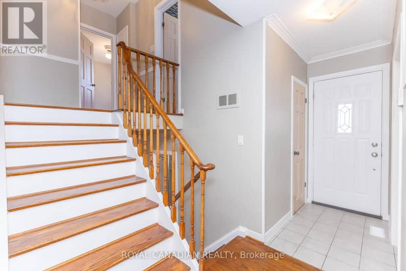 16 Gambello Crescent — photo 20 of 40