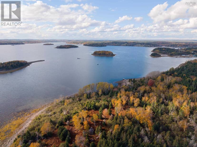 Lot Rous Island — photo 18 of 19