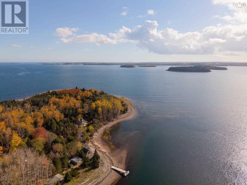Lot Rous Island — photo 9 of 19