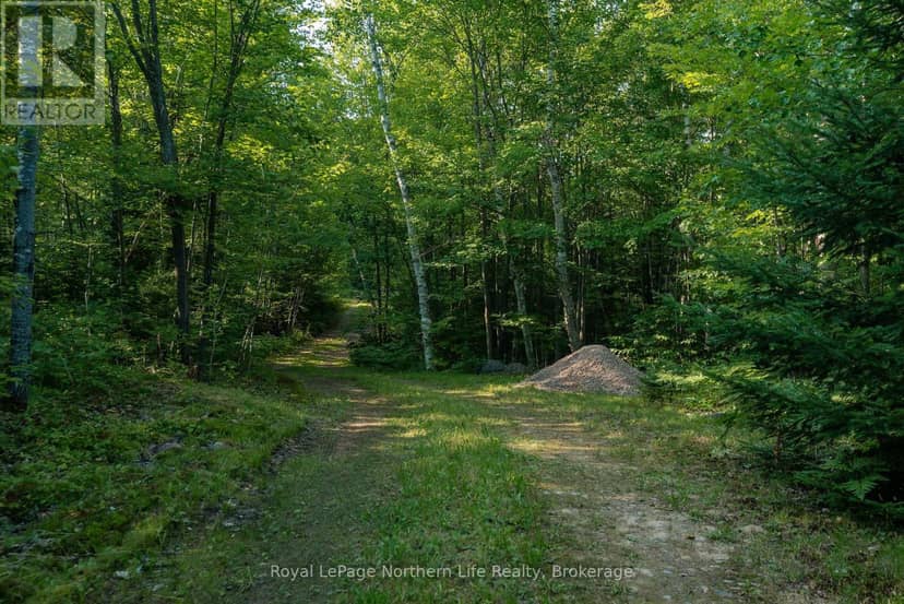 22 Martin Lane — photo 19 of 25