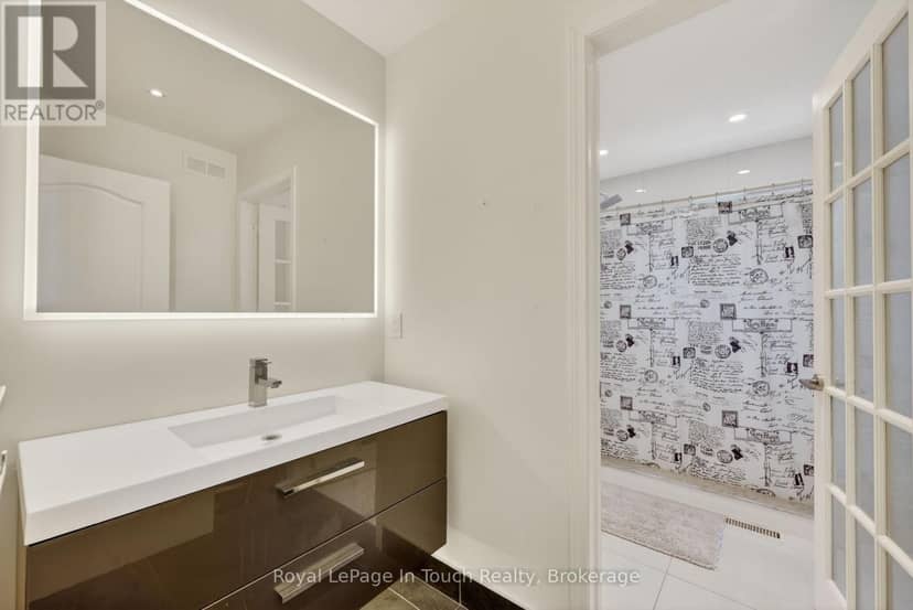 32 Tiny Beaches Road S — photo 14 of 40