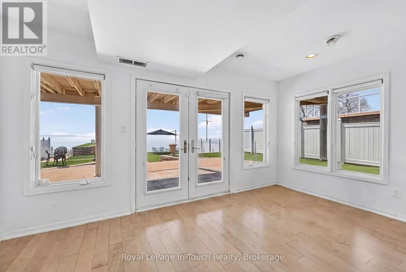32 Tiny Beaches Road S — photo 20 of 40
