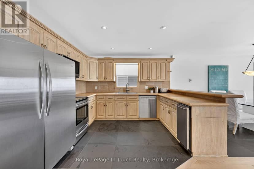 32 Tiny Beaches Road S — photo 7 of 40