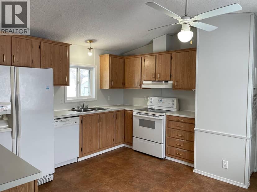 5256 42 STREET, Fort Nelson, photo 3