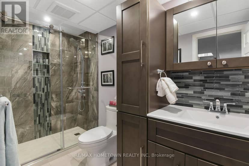 1111 Burnside Drive — photo 32 of 40