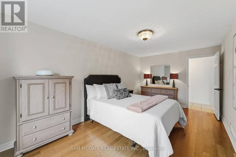 11269 Guelph Line — photo 23 of 40