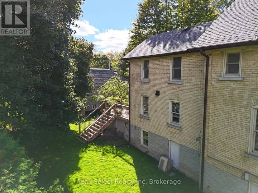 382 Queen Street E — photo 4 of 40