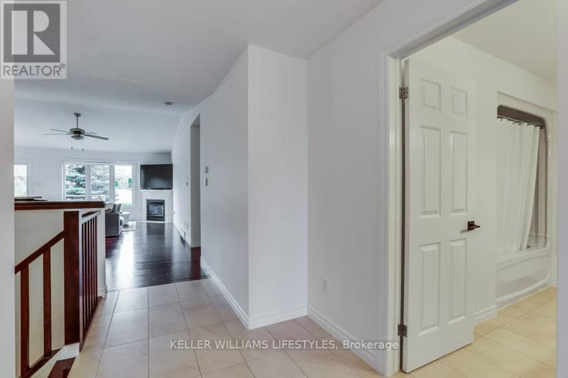 2090 Denview Avenue — photo 11 of 40