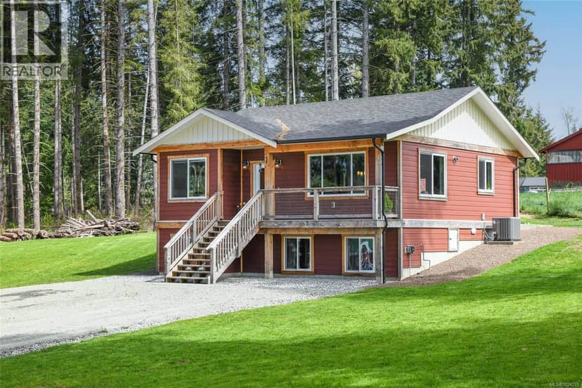 7594 Island Hwy N, Merville
